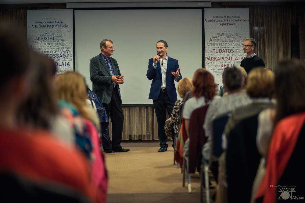 A Tudatosság Iskolája 0..jpg A Tudatosság Iskolája 0..jpg